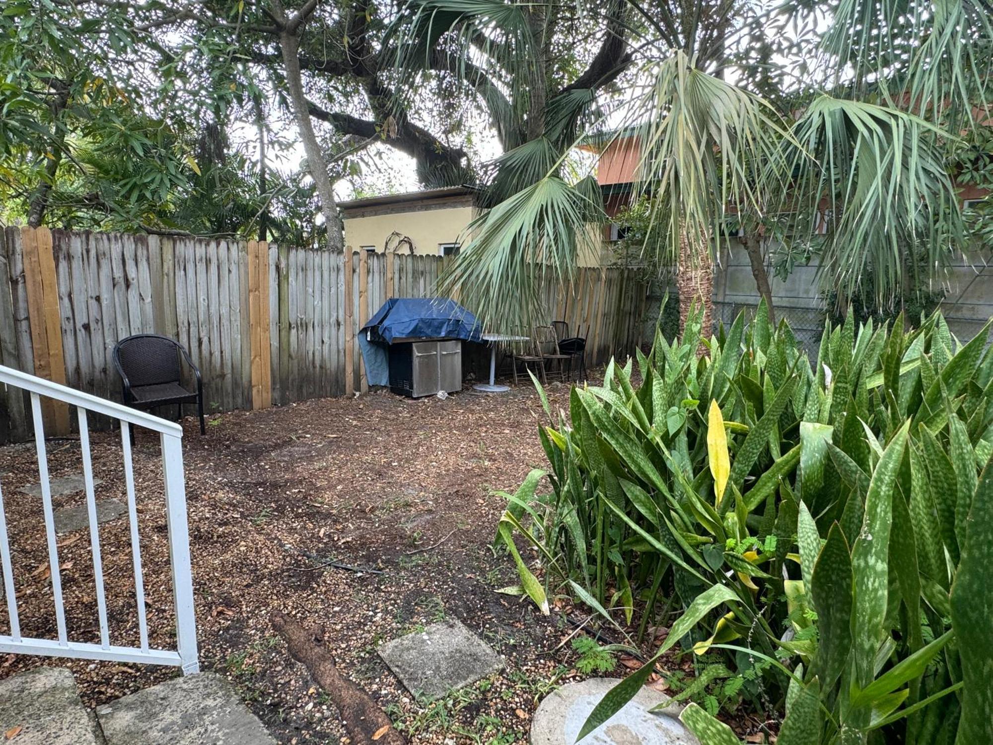 Key West Style Historic In Coconut Grove Florida, The Blue House Сasa de vacaciones *